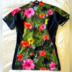 Chic cycling jersey | Never worn! 🌸🌺🌼